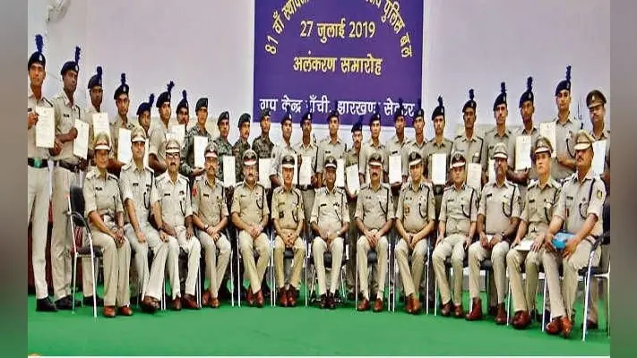 सीआरपीएफ देश की आंतरिक सुरक्षा के प्रति सजग व मानवता के प्रति भी प्रतिबद्ध : लाठकर