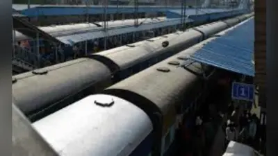 नरकटियागंज पैसेंजर रही रद्द विलंब से चली सप्तक्रांति एक्स