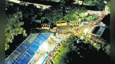 दूसरी सोमवारी पर उमड़ा जनसैलाब, झमाझम बारिश के बीच रात में कतार में खड़े रहे कांवरिये, कुमैठा स्टेडियम में लगी कतार