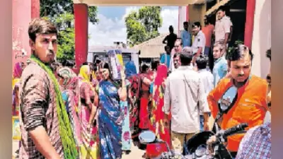 स्टैंड के विवाद में थाने में महिलाओं ने किया हंगामा