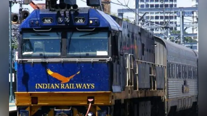रेलवे का स्पष्टीकरण : नौकरियों में कटौती की योजना नहीं