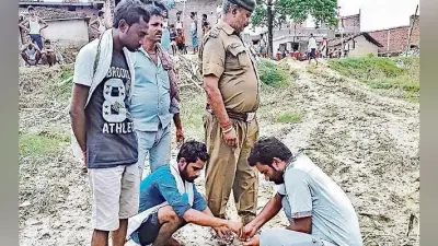 सीतामढ़ी में जमुरा नदी किनारे दिखे दो बाघ, लोगों ने मशाल जला कर खदेड़ा