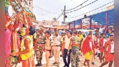 मेला क्षेत्र से हटाया अतिक्रमण कई दुकानों के सामान जब्त