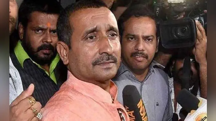 उन्नाव बलात्कार कांड : आरोपी विधायक सेंगर के हथियारों के लाइसेंस रद्द