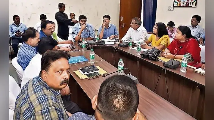 रांची : पेंशन से संबंधित मामले एक सप्ताह में निबटायें : डीसी