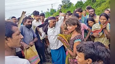 मसौढ़ी : बच्चाचोर के शक में दो महिलाओं समेत पांच को पीटा, पुराने कपड़ों की गांठ देखकर हुआ शक