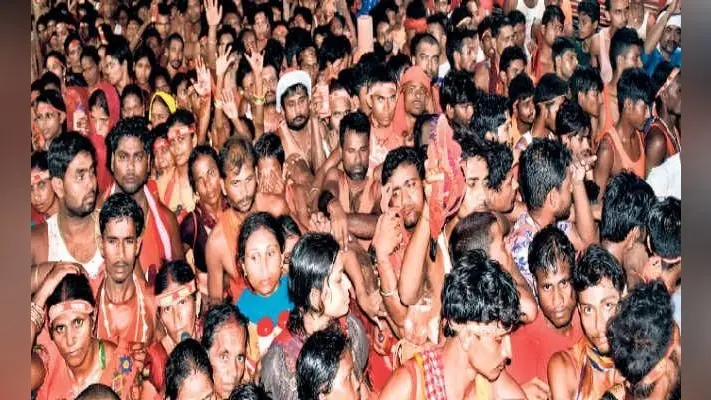 कांवरिया मार्ग में अफरातफरी, कई कांवरिये बेहोश, अस्पताल में भर्ती
