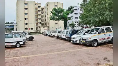रांची : मरीजों को फंसाने के लिए निजी अस्पतालों ने रिम्स परिसर में तैनात कर रखी हैं एंबुलेंस