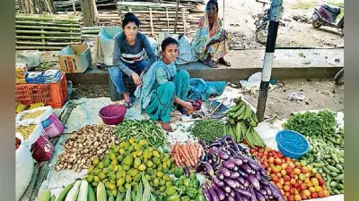 रांची :फुटबॉल में नाम कमाने का था जुनून, मजबूरी में बेच रहीं सब्जी