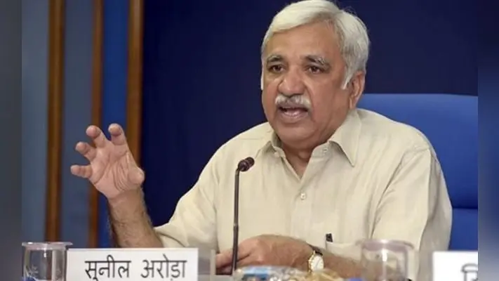 मुख्य निर्वाचन आयुक्त की दो टूक,- बैलेट पेपर से मतदान कराने का सवाल ही नहीं, बंगाल में अभी एनआरसी नहीं