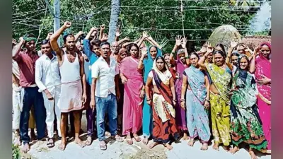 16 केवी का ट्रांसफाॅर्मर व तार बदलने के लिए प्रदर्शन