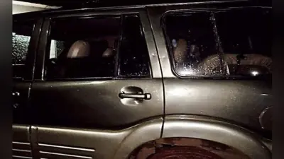 इटकी में सांसद समीर उरांव की गाड़ी पर पथराव, बाल-बाल बचे