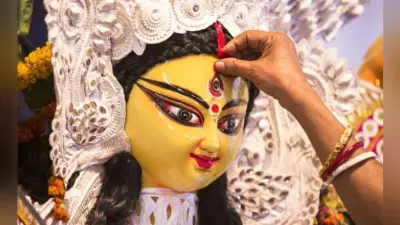 दुर्गोत्सव में विदेशी पर्यटकों को लुभाने में जुटी राज्य सरकार