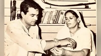 Raksha Bandhan 2019: मुंहबोली बहन को याद कर भावुक हुए धर्मेंद्र, कही दिल छू लेनेवाली बात