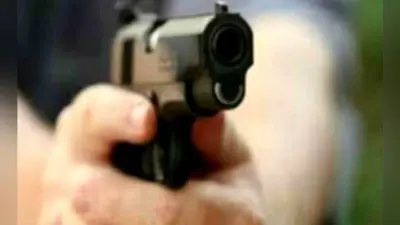 शिवहर : ओपीडी में कार्यरत चिकित्सक पर अपराधियों ने की अंधाधुंध फायरिंग, कहा- यह ट्रेलर है…