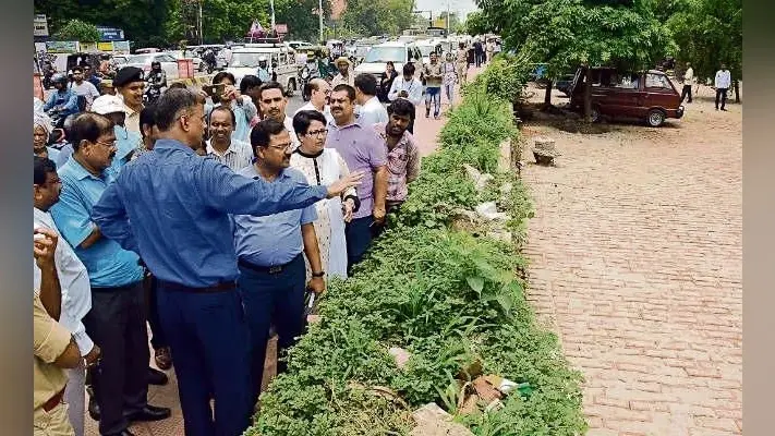 पटना : माउंट कार्मेल व वीमेंस कॉलेज की बाउंड्री से चार मीटर छोड़कर बनेंगे सड़क-नाला