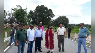 सिमडेगा : भ्रष्टाचार की भेंट चढ़ा 6 करोड़ की लागत से बना पुल, मामले की जांच के लिए पहुंची रांची की टीम