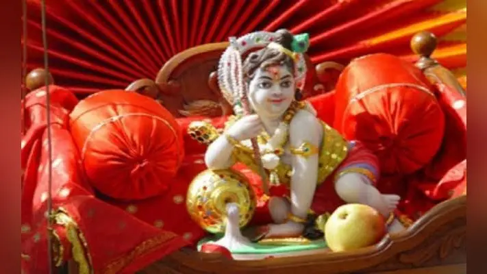 श्रीकृष्ण जन्माष्टमी की तैयारी में जुटे भक्त