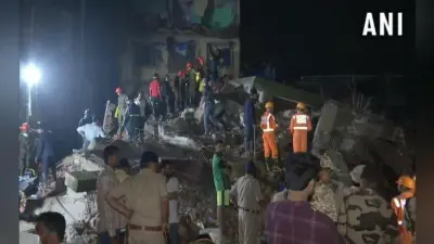 महाराष्ट्र: ताश के पत्तों की तरह ढह गयी इमारत, दो की मौत