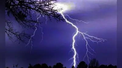 Weather forecast: अगले 48 घंटे बिहार में बारिश के आसार, ठनके का भी अलर्ट