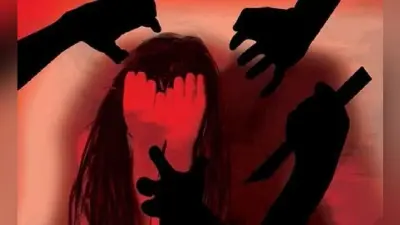 छात्रा के साथ छेड़छाड़ के आरोपी शिक्षक को ग्रामीणों ने पीटा, गिरफ्तार