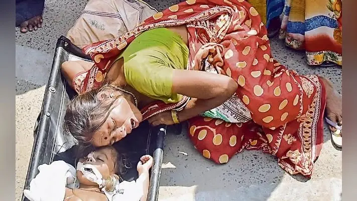 पटना : बच्चे को मरा समझा, हंगामा, हरकत हुई तो ले गये पीएमसीएच