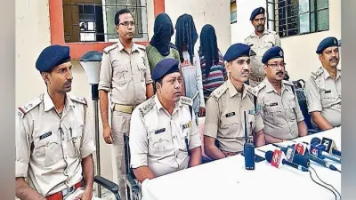 लूट व चेन छिनतई करनेवाले दो अपराधी और ज्वेलर गिरफ्तार