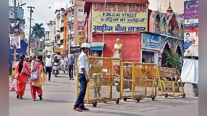रांची : अपर बाजार में वन-वे सिस्टम लागू ट्रैफिक पुलिस को करनी पड़ी मशक्कत