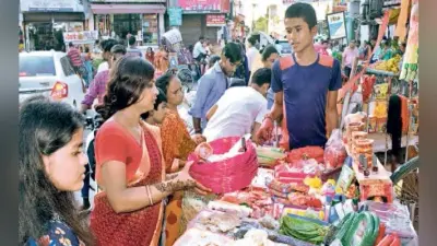 60 रूपये दर्जन बिका केला, दो सौ रुपये किलो सामा का आटा