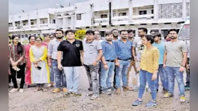 जूनियर डॉक्टरों ने मगध मेडिकल में बंद किया काम