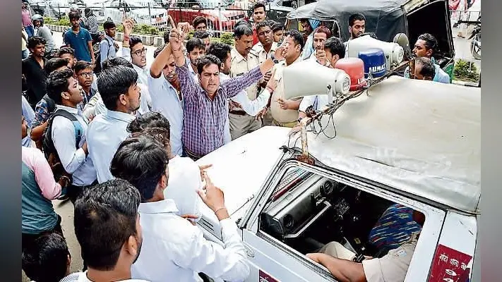 रांची : छेड़खानी का विरोध किया तो छात्र नेता को चाकू मारा