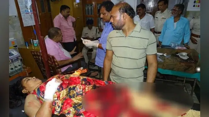 समस्तीपुर : स्क्रैप व्यवसायी, उसकी पत्नी और बेटी को अज्ञात अपराधियों ने घर में घुस कर गोली मारी