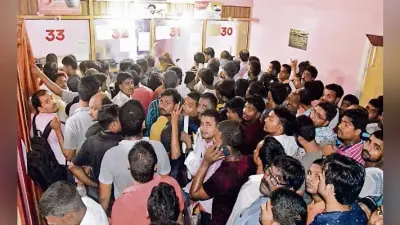 डीटीओ लाइव : लाइसेंस बनवाने के लिए पहुंच रहे लोग, कह रहे- सर प्राण निकल जायेगा, जल्दी-जल्दी कीजिए, घंटों से लाइन में हैं