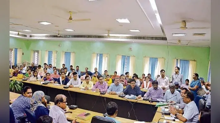 ऐसी रही आदत, तो कैसे बचायेंगे बिजली