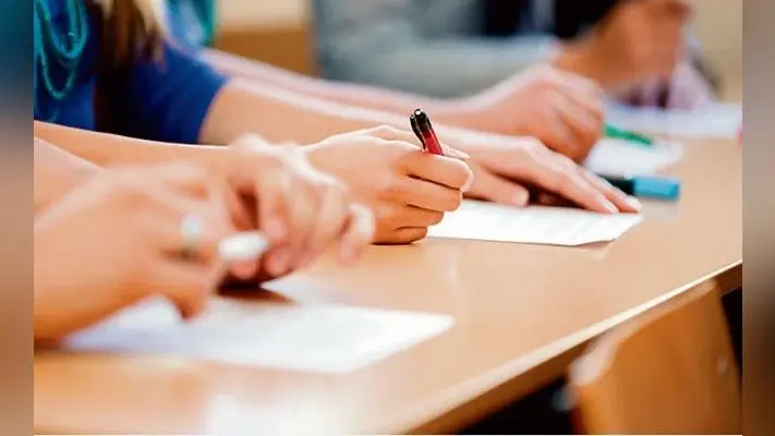 झारखंड पॉलिटेक्निक कॉलेज दाखिला परीक्षा में गड़बड़ी, फिजिक्स में 100 % लाने वाले को मैथ में मिले 2 नंबर