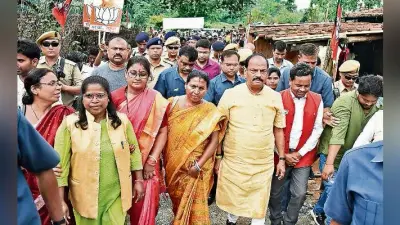 झारखंड को लूटने के लिए चोर बना रहे महागठबंधन : रघुवर