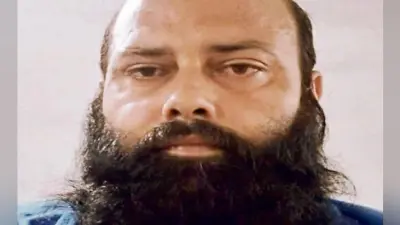 बिहार में सॉफ्टवेयर इंजीनियर चला रहे अनोखा सत्याग्रह, पुल निर्माण के लिए दो साल से नहीं बनायी दाढ़ी