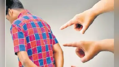 हेलिकॉप्टर पैरेंटिंग : बढ़ती उम्र के साथ बढ़ता शिकंजा