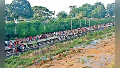…..जब उड़ी ट्रेन में मुफ्त यात्रा की अफवाह, उमड़ पड़े लोग