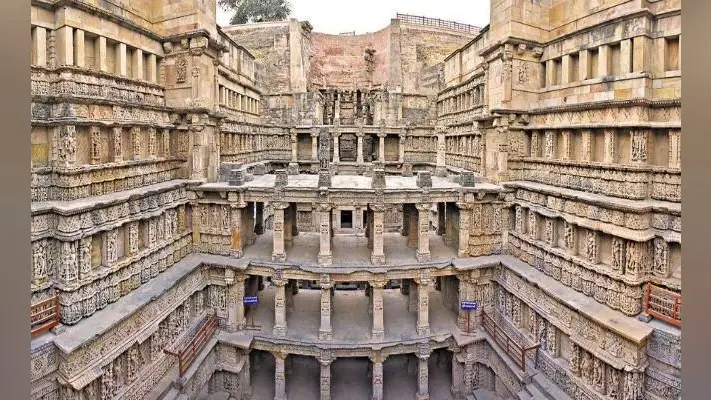 दुर्गोत्सव में पूजा पंडाल में दिखेगी गुजरात की ‘रानी की वाव’