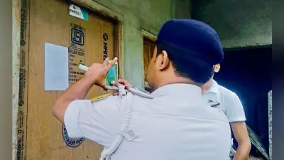 विधायक अरुण के आवास पर चिपका इश्तेहार
