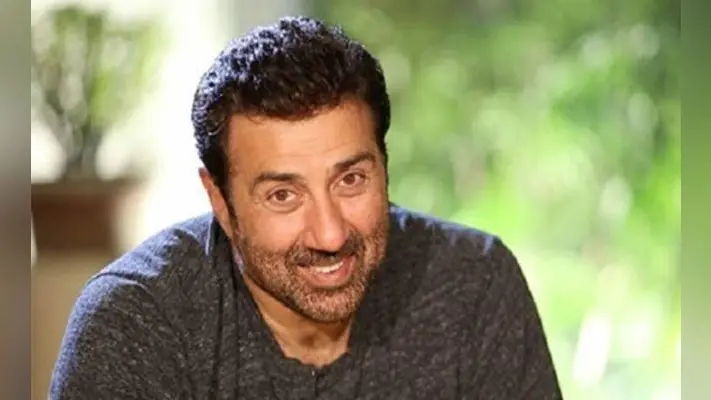 Sunny Deol Interview: ”लोगों के सामने रोने का मतलब मजबूत या कमजोर होना नहीं होता”