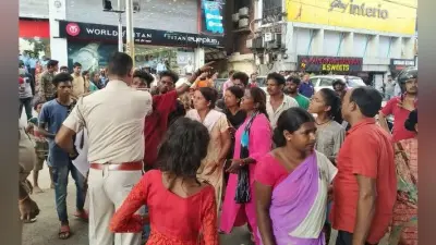 सर्कुलर रोड में घर पर कब्जा को लेकर महिलाओं ने किया सड़क जाम