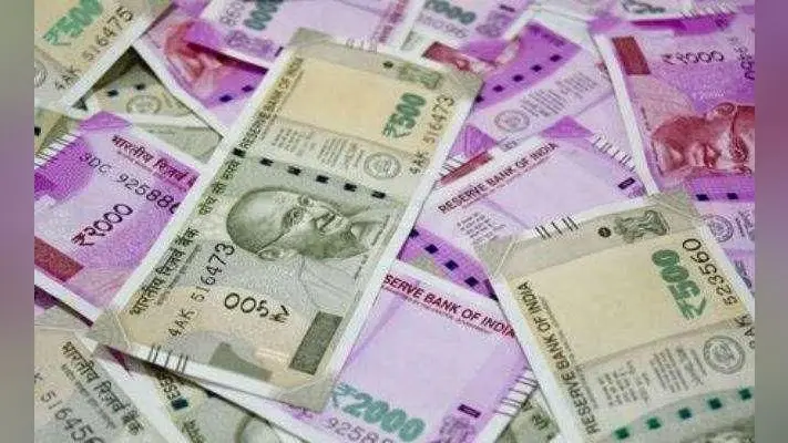 फर्जी हस्ताक्षर कर विभागीय पैसा गबन करने का आरोप : आइजी के पैसे उनके सचिव ने ही उड़ाये