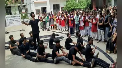 इप्टा के राष्ट्रीय संयुक्त सचिव शैलेंद्र ने कहा, मौजूदा दौर में गांधी उस शख्सियत का नाम है जो हमें प्रेरणा देते हैं