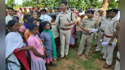 जनता दरबार में बोले सिमडेगा एसपी- शिक्षा व जागरूकता से ही क्षेत्र में शांति और खुशहाली आ सकती है