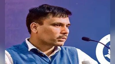 गांव की कुछ मिट्टी मिल जायेगी…