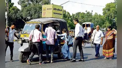 पटना : जांच के डर से ऑटो, सिटी बसें हो गयीं गायब, चौक-चौराहों पर दिखी यात्रियों की खासी भीड़