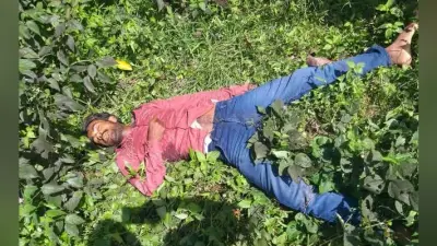पीएलएफआइ के नक्सलियों ने फेरीवाले से लूटपाट के बाद गोली मारकर की हत्या