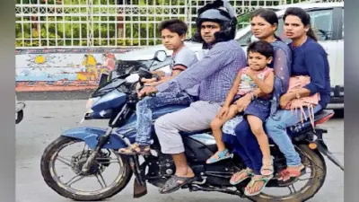 सड़क से आधे ऑटो गायब, बाकी ने बढ़ाया किराया
